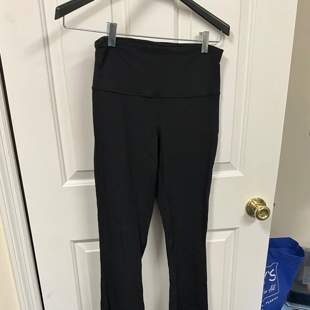 EUC Black Ribbed Lululemon Flare Leggings - Size 8